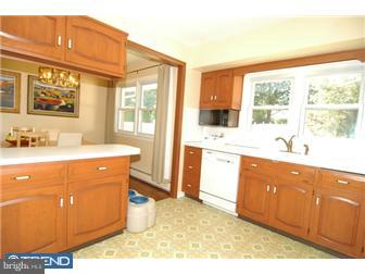 2610 Avon Avenue Sinking Spring, PA 19608 - Photo 6 of 12 Kitchen