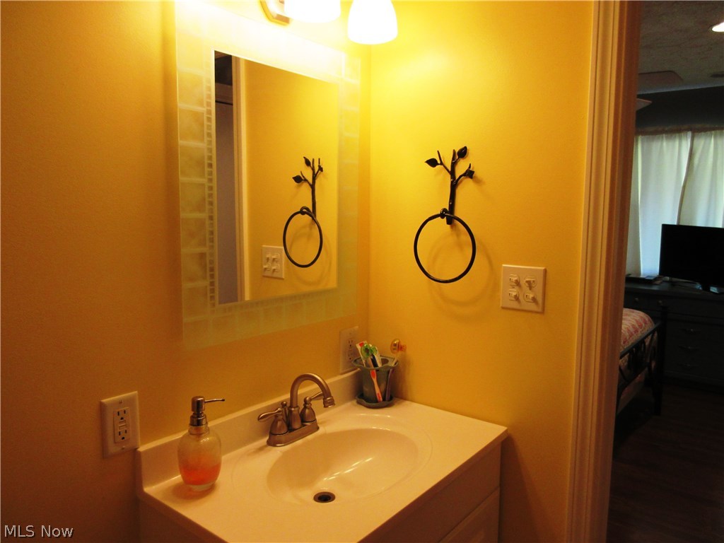 3936 Baird Road Stow, OH 44224 - Photo 10 of 35 Enjoy your private master bathroom!