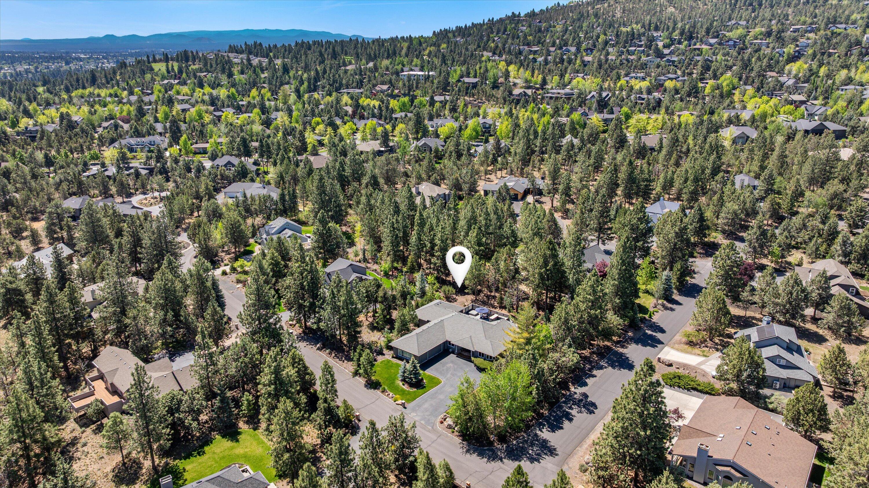 3795 Northwest Summerfield Road Bend, OR 97703 - Photo 43 of 50