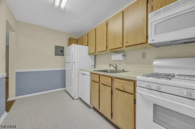 $289,900 | 46 Sandra Circle, Unit B, Westfield, NJ 07090