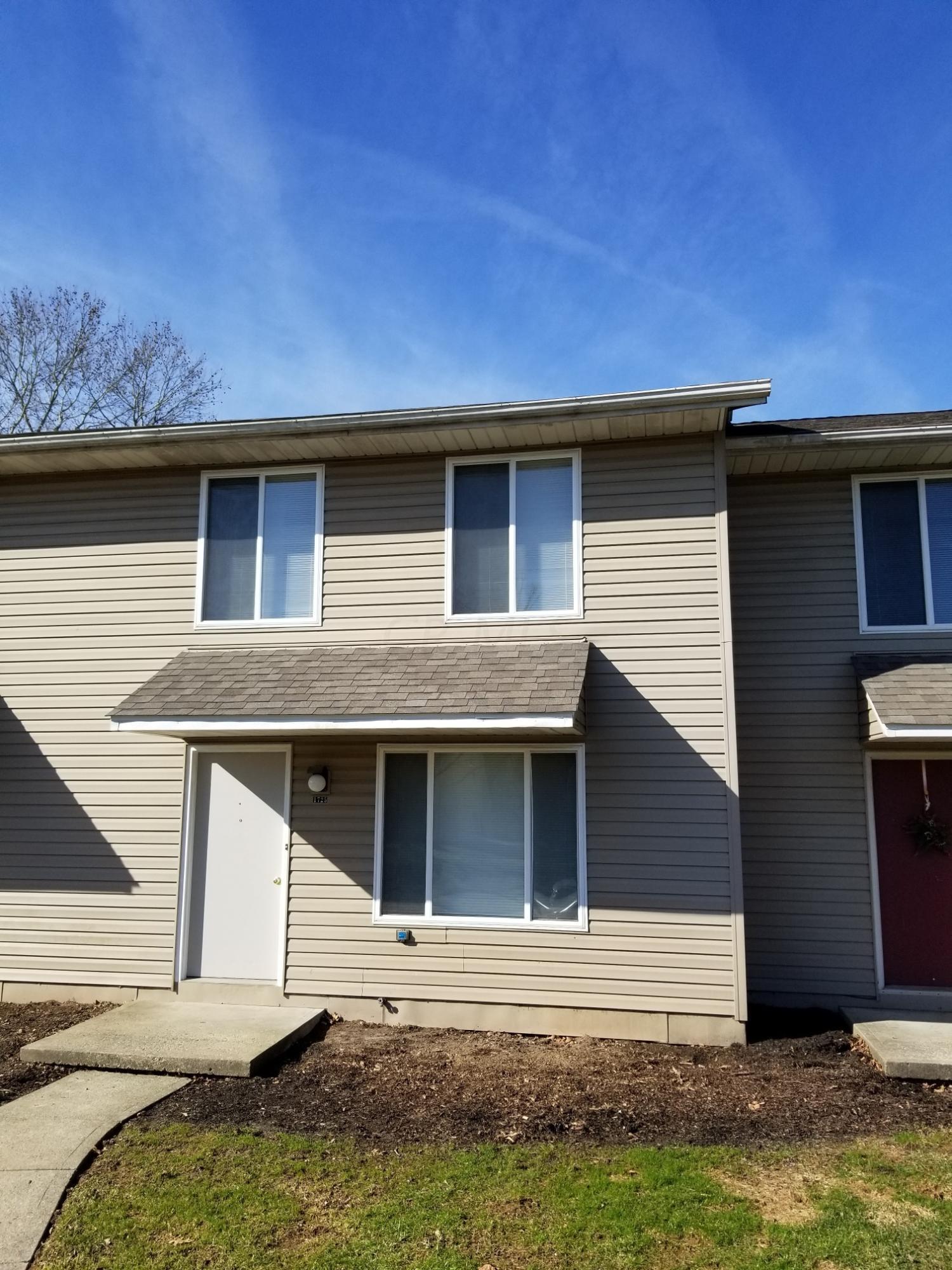 1727 Churchill Downs Road Newark, OH 43055 - Photo 1 of 13