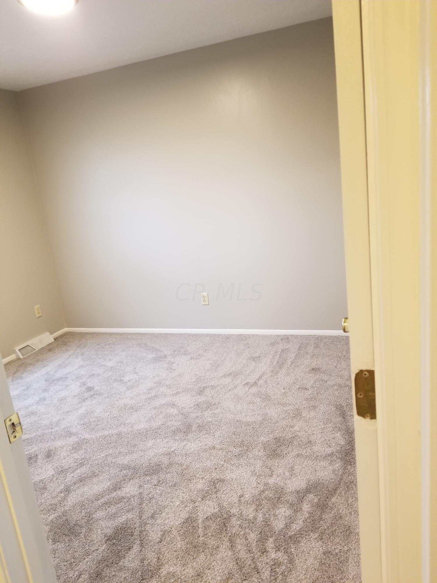 1727 Churchill Downs Road Newark, OH 43055 - Photo 6 of 13