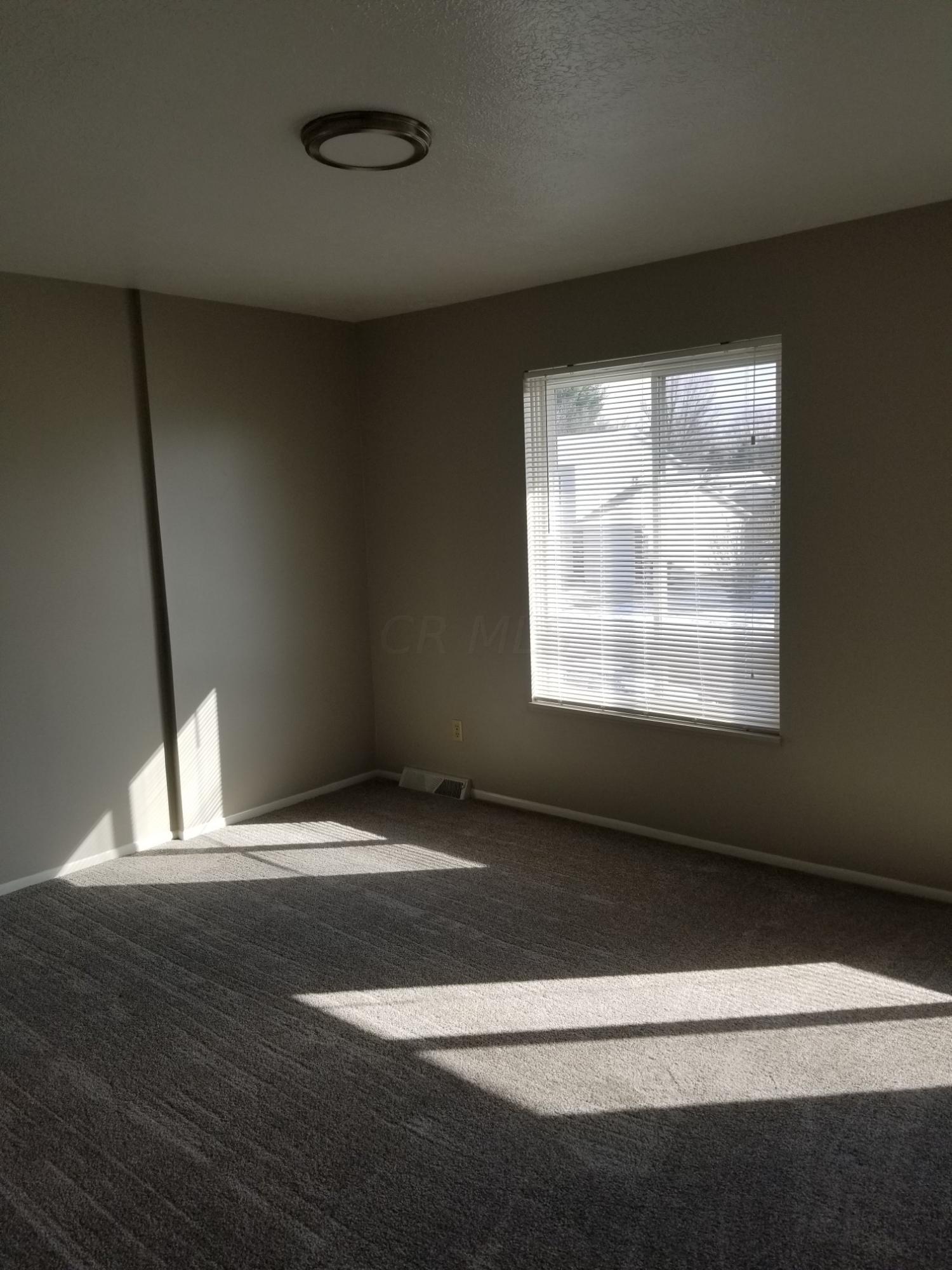 1727 Churchill Downs Road Newark, OH 43055 - Photo 7 of 13