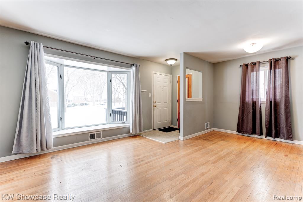 31915 Marblehead Road Farmington, MI 48336 - Photo 6 of 30