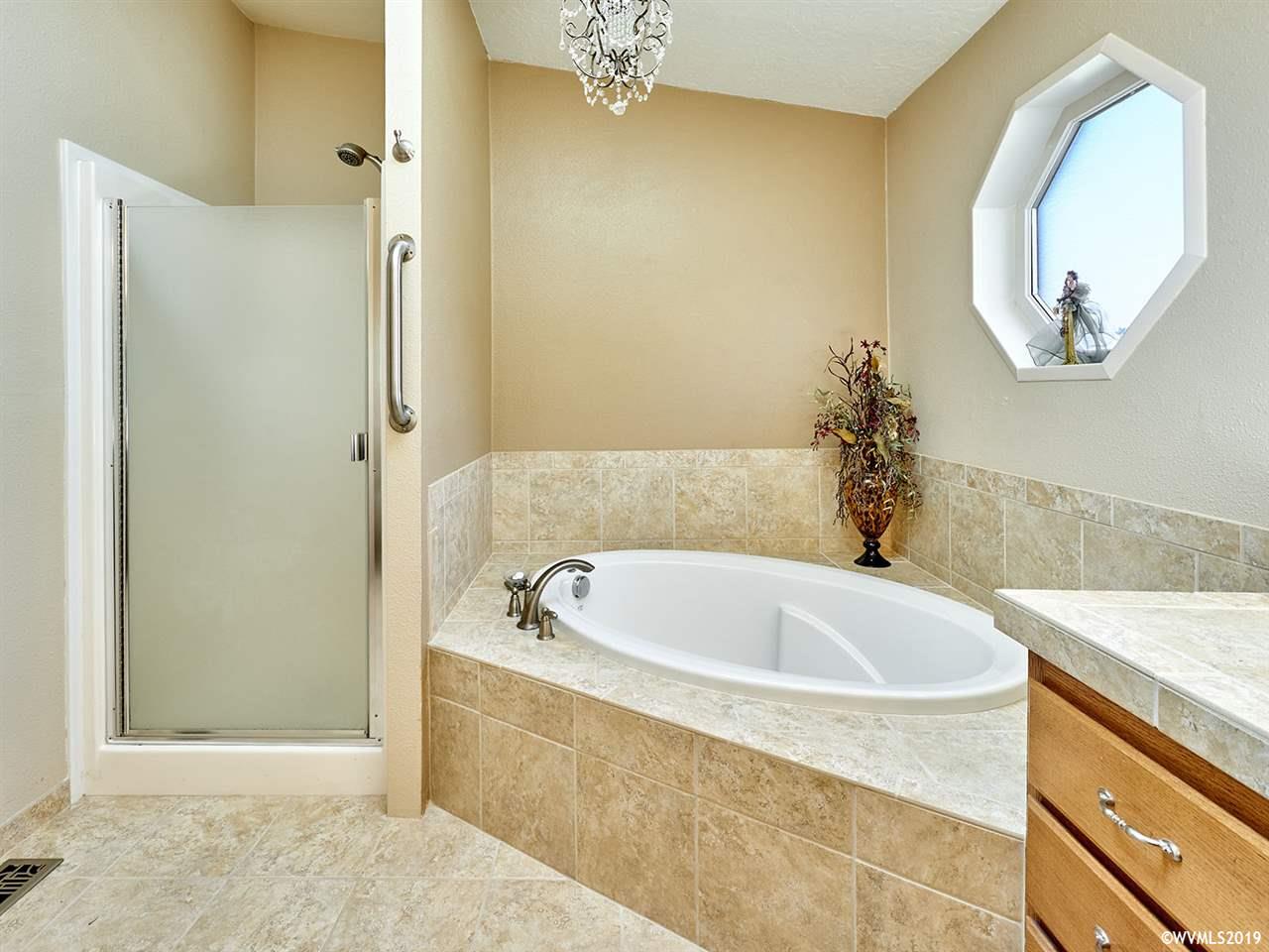 205 Boone Road Southeast, Unit 18 Salem, OR 97306 - Photo 18 of 35