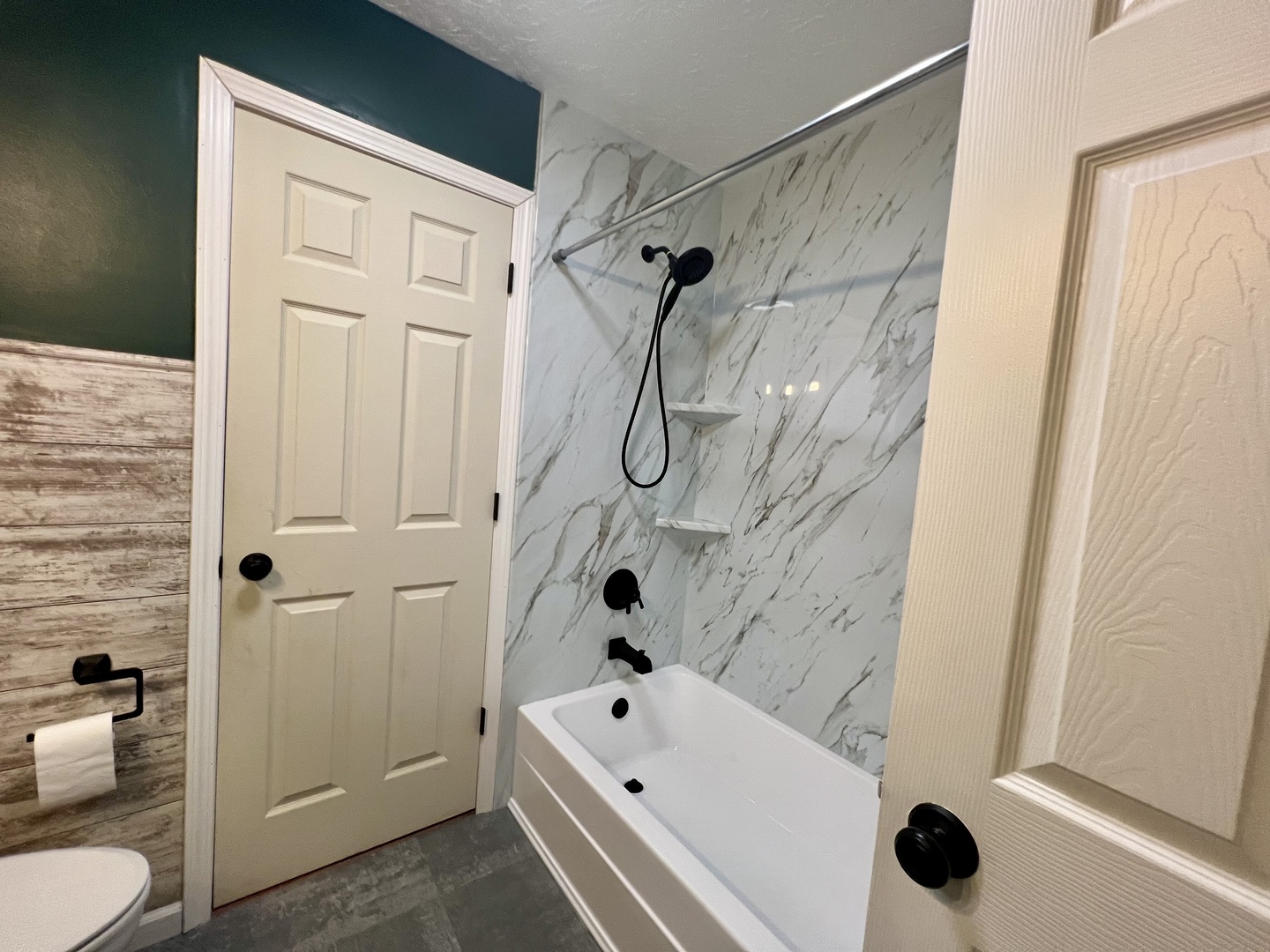 1120 Andover Road Bloomington, IL 61704 - Photo 23 of 31 Gallery Image 23