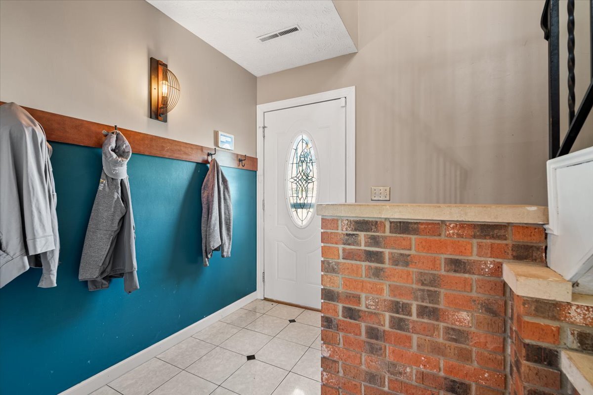 1120 Andover Road Bloomington, IL 61704 - Photo 3 of 31 Gallery Image 3