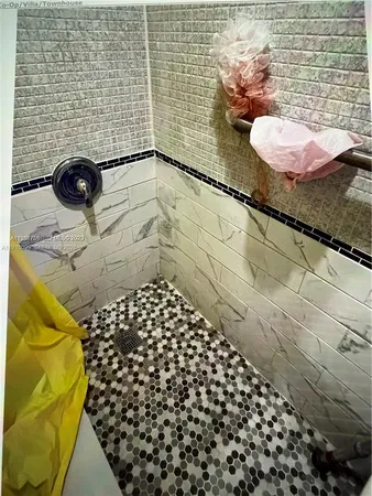 $1,800 | Hialeah, Hialeah, FL 33012