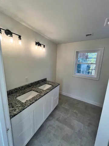 $749,900 | 31 Blaisdell Court, Unit 3718, Raymond, NH 03077