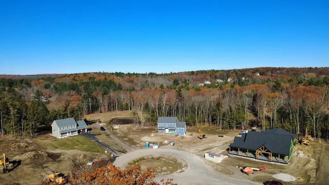 $749,900 | 31 Blaisdell Court, Unit 3718, Raymond, NH 03077