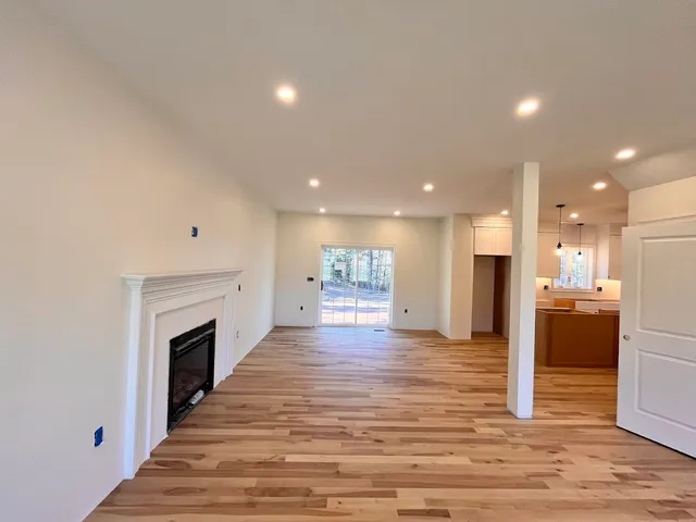 $749,900 | 31 Blaisdell Court, Unit 3718, Raymond, NH 03077