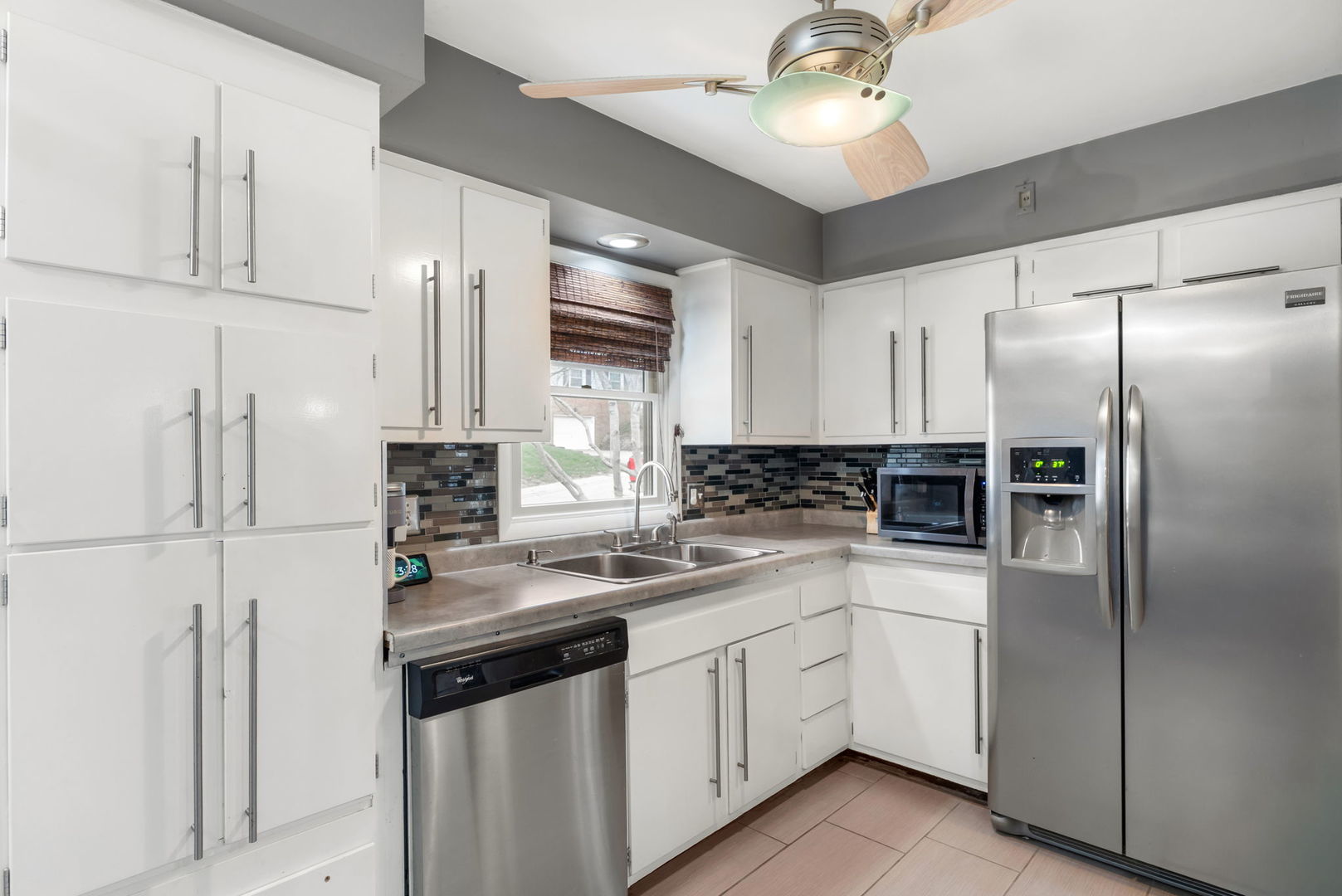 4610 8th Avenue Moline, IL 61265 - Photo 8 of 41