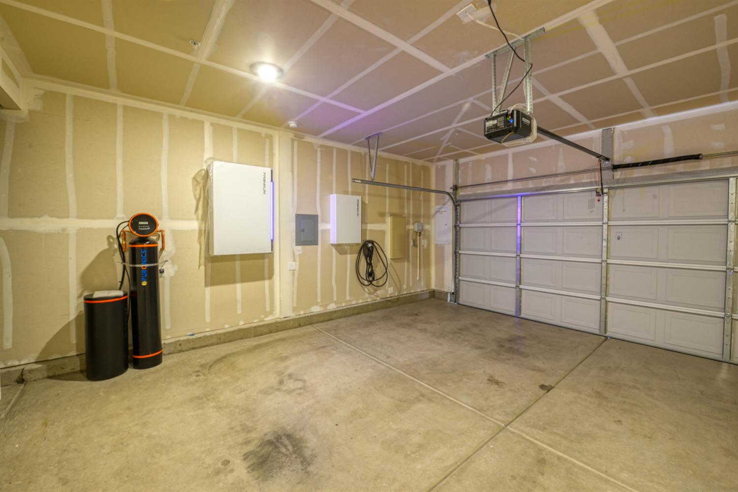 2109 Blossom Ranch Road Patterson, CA 95363 - Photo 23 of 33 a view of a garage room