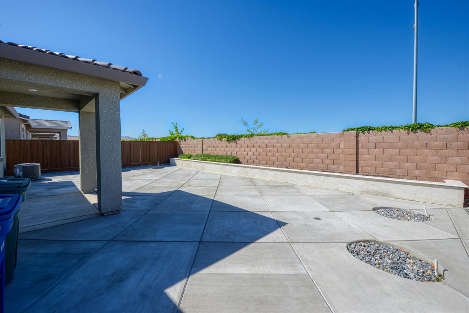 2109 Blossom Ranch Road Patterson, CA 95363 - Photo 25 of 33 a view of a terrace