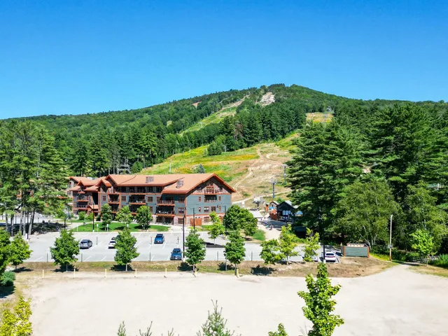 $1,875,000 | 11 Black Diamond Road, Unit 3, Conway, NH 03860