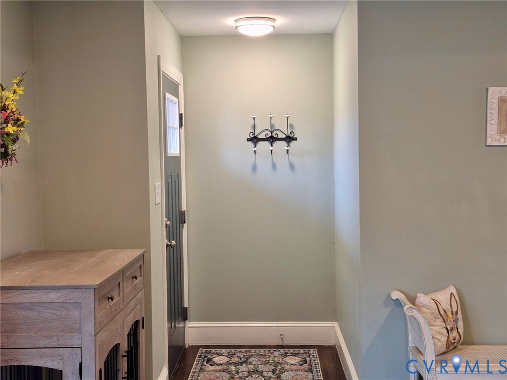 1304 Milnwood Road Farmville, VA 23901 - Photo 3 of 19