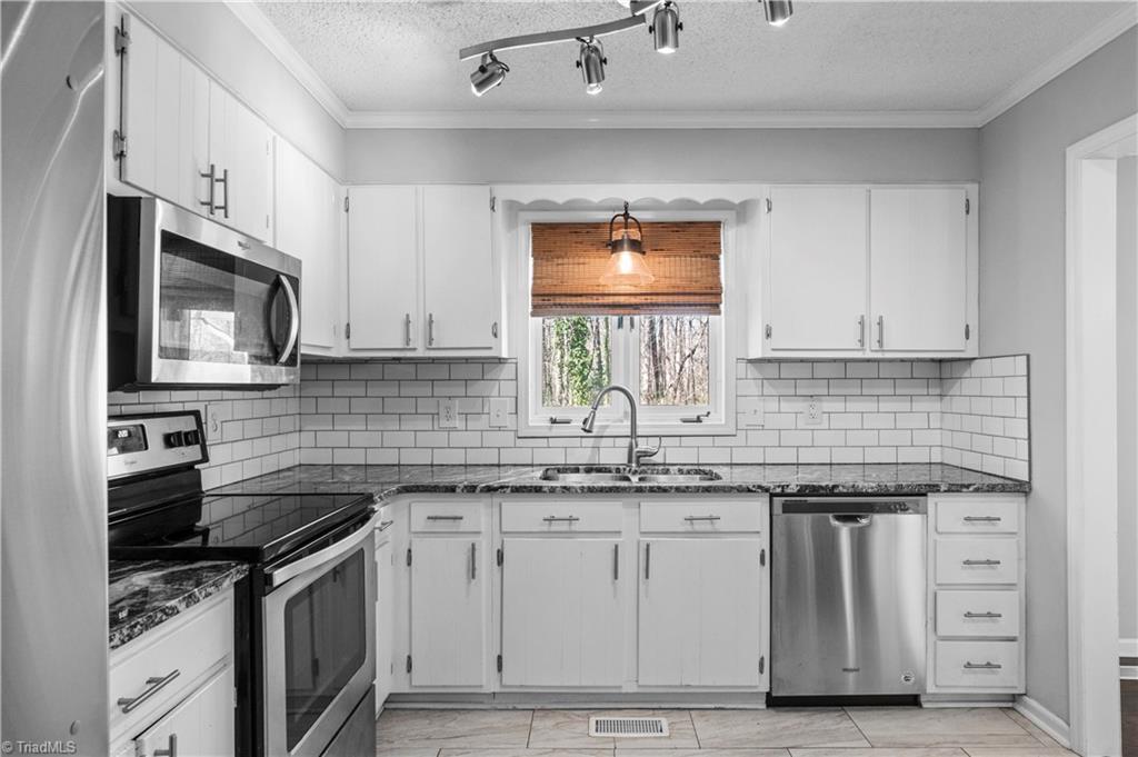 5653 Buckhorn Road Lewisville, NC 27023 - Photo 10 of 25