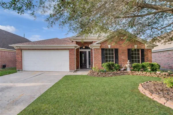 $2,250 | 923 North Sky Drive, Houston, TX 77073