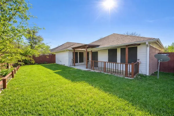 $2,250 | 923 North Sky Drive, Houston, TX 77073