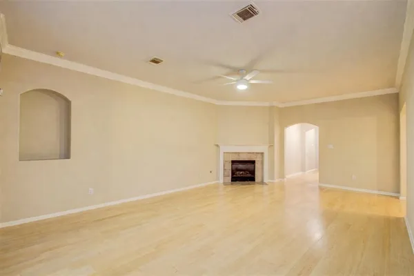 $2,250 | 923 North Sky Drive, Houston, TX 77073