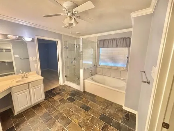 $2,250 | 923 North Sky Drive, Houston, TX 77073