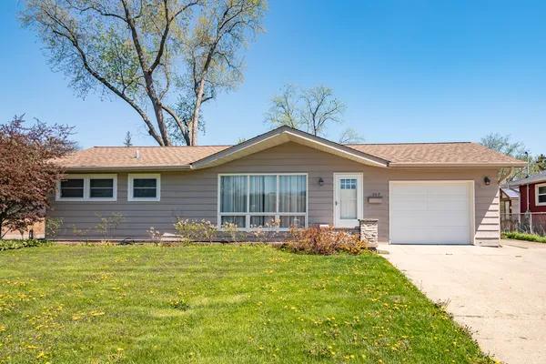$2,900 | 597 Nash Road, Crystal Lake, IL 60014