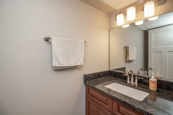 $2,900 | 597 Nash Road, Crystal Lake, IL 60014
