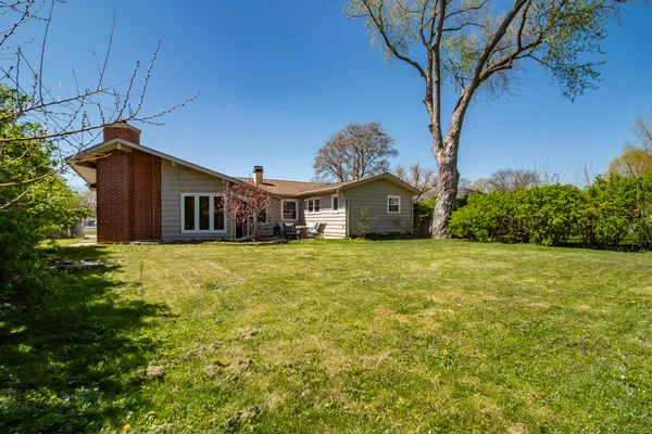 $2,900 | 597 Nash Road, Crystal Lake, IL 60014