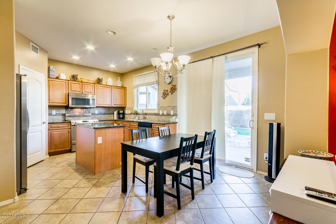 2224 East Pecan Road Phoenix, AZ 85040 - Photo 9 of 36 09-Pecan