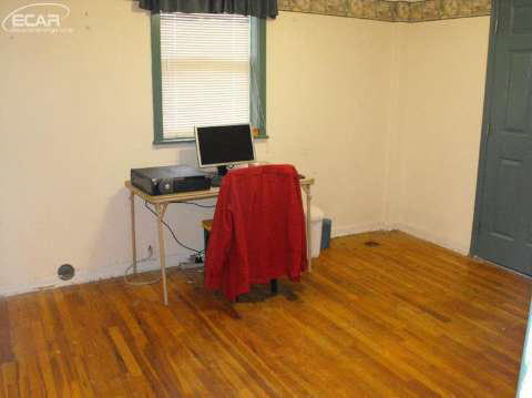 224 Oak Street Flushing, MI 48433 - Photo 15 of 26 20422045-14.JPG