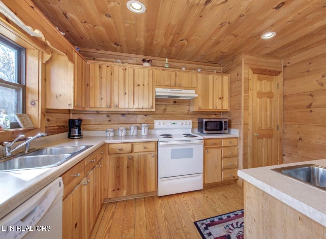 2145 Stillhouse Road Dandridge, TN 37725 - Photo 23 of 36 Kitchen