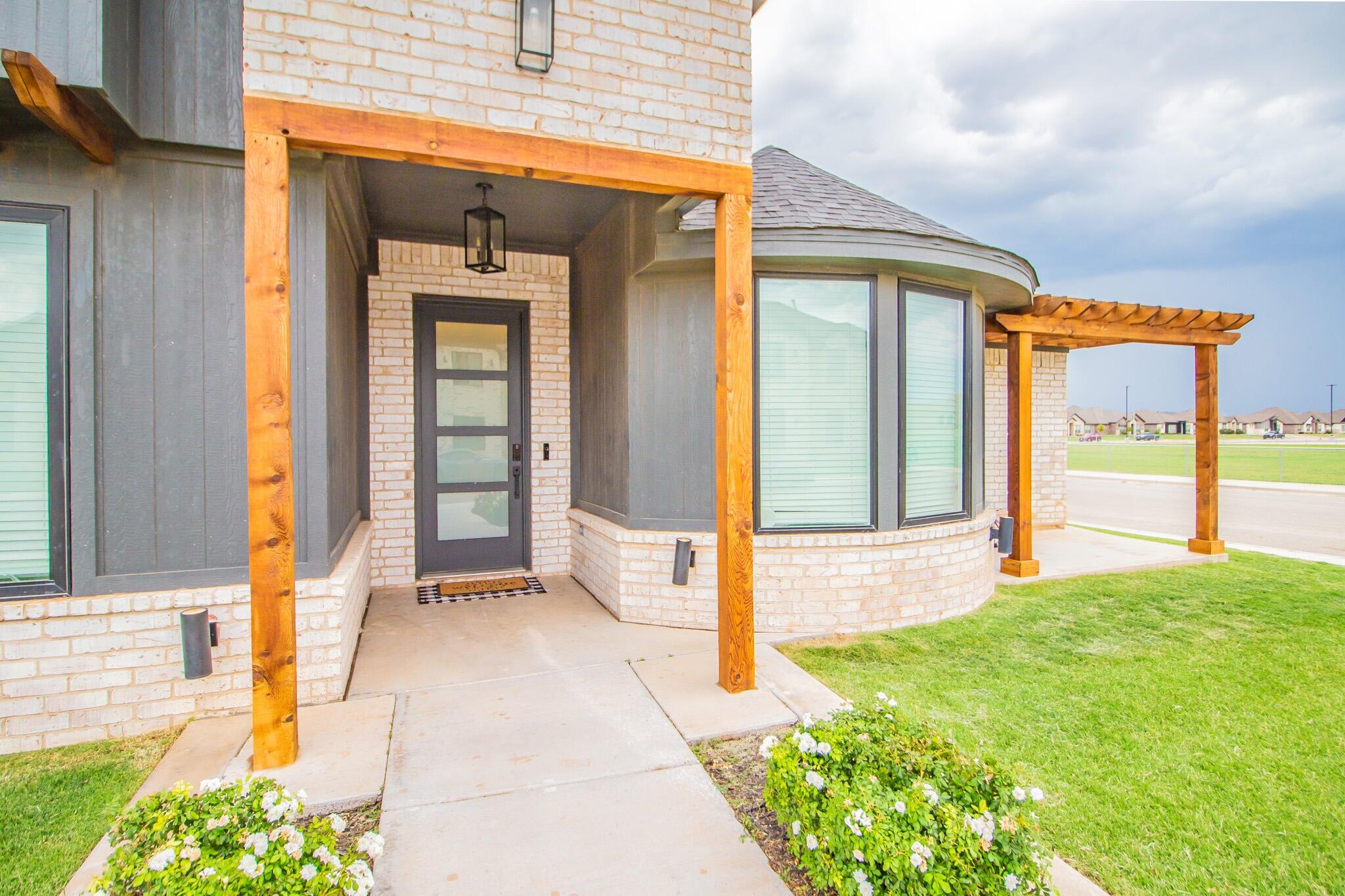 7802 56th Street Lubbock, TX 79407 - Photo 3 of 48 Entryway