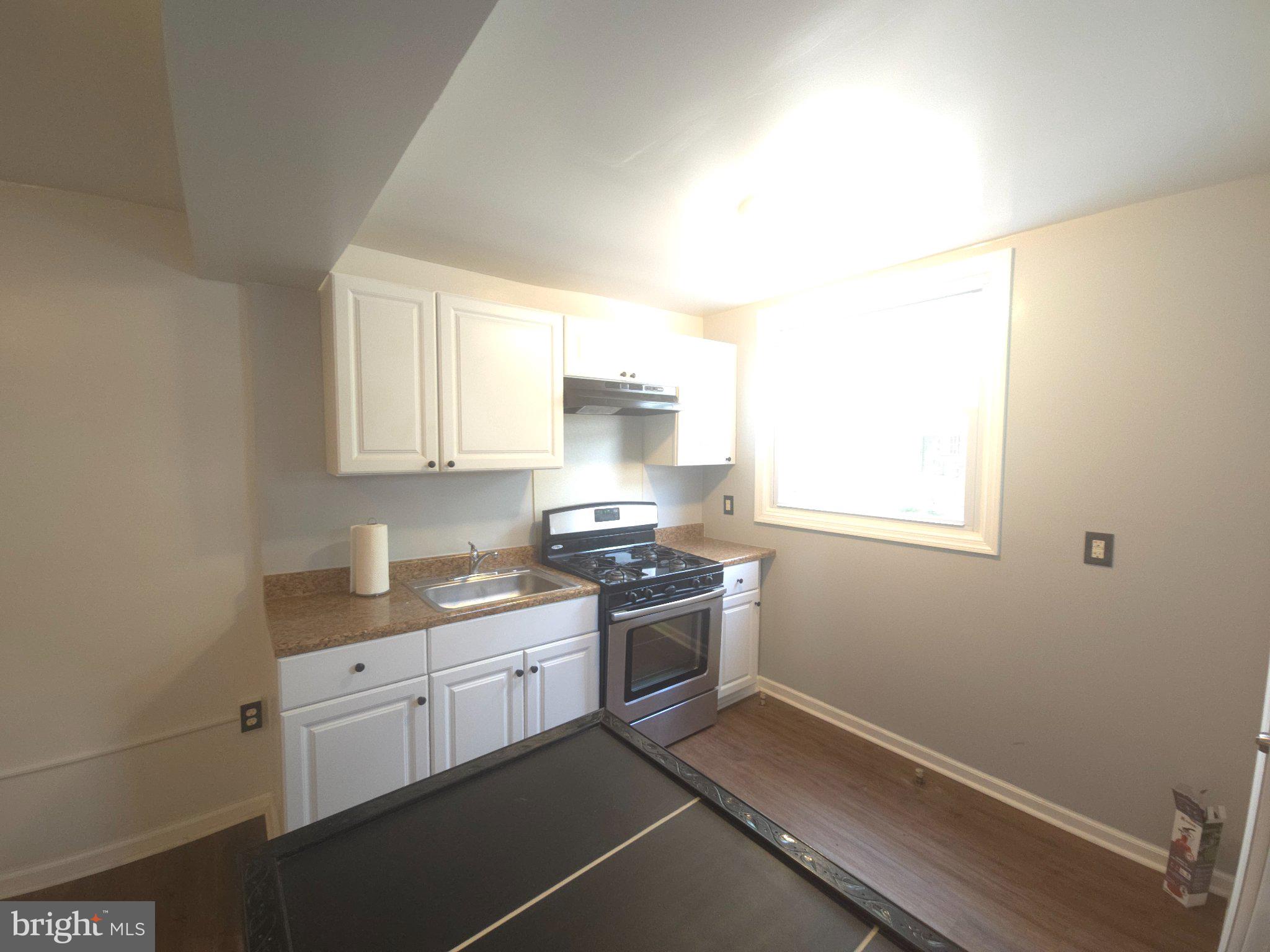 428 Croyden Road Upper Darby, PA 19082 - Photo 7 of 13 Bright and inviting kitchen space.