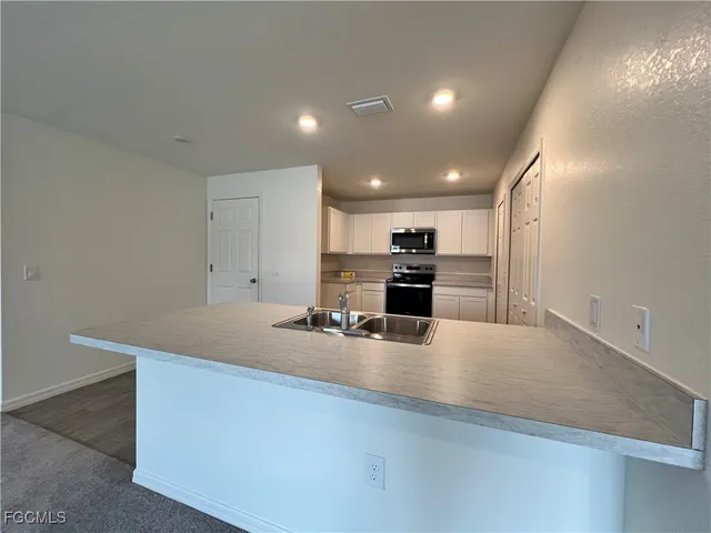 $284,000 | 3401 Northeast 8th Place, Cape Coral, FL 33909