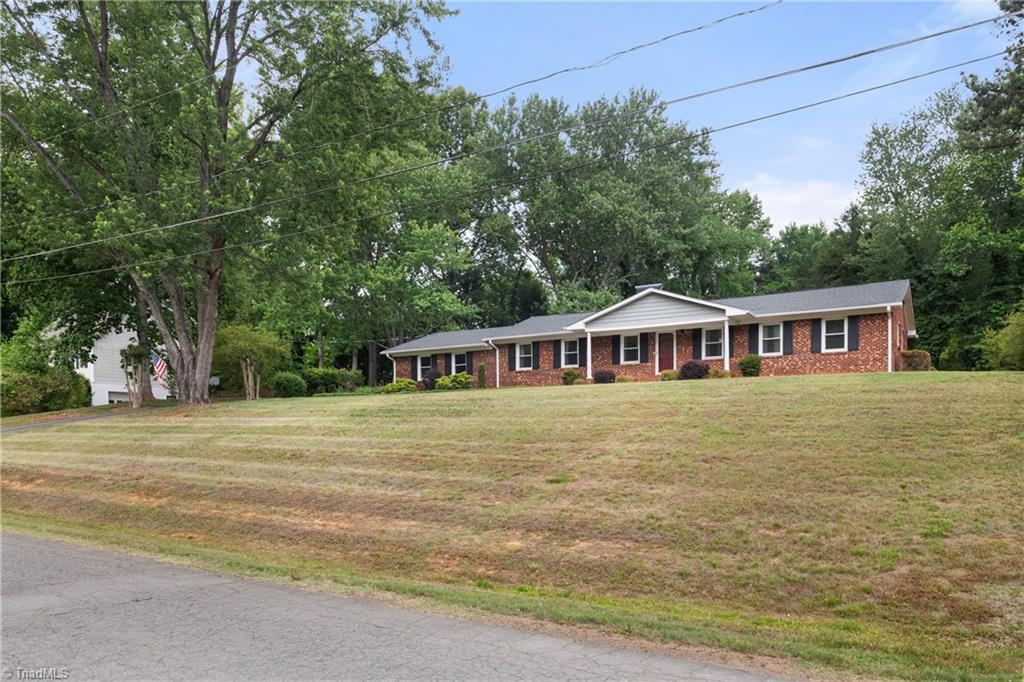 3845 Whitehaven Road Winston-Salem, NC 27106 - Photo 4 of 37
