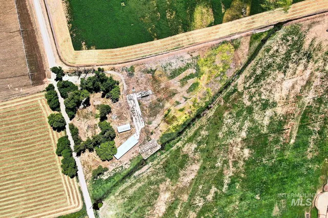 $325,000 | 2327 Snapp Lane, Midvale, ID 83645