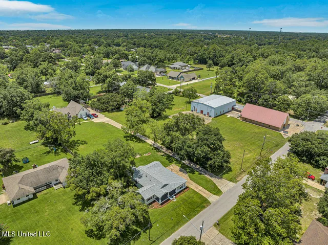 $160,000 | 20091 Lovers Lane, Long Beach, MS 39560