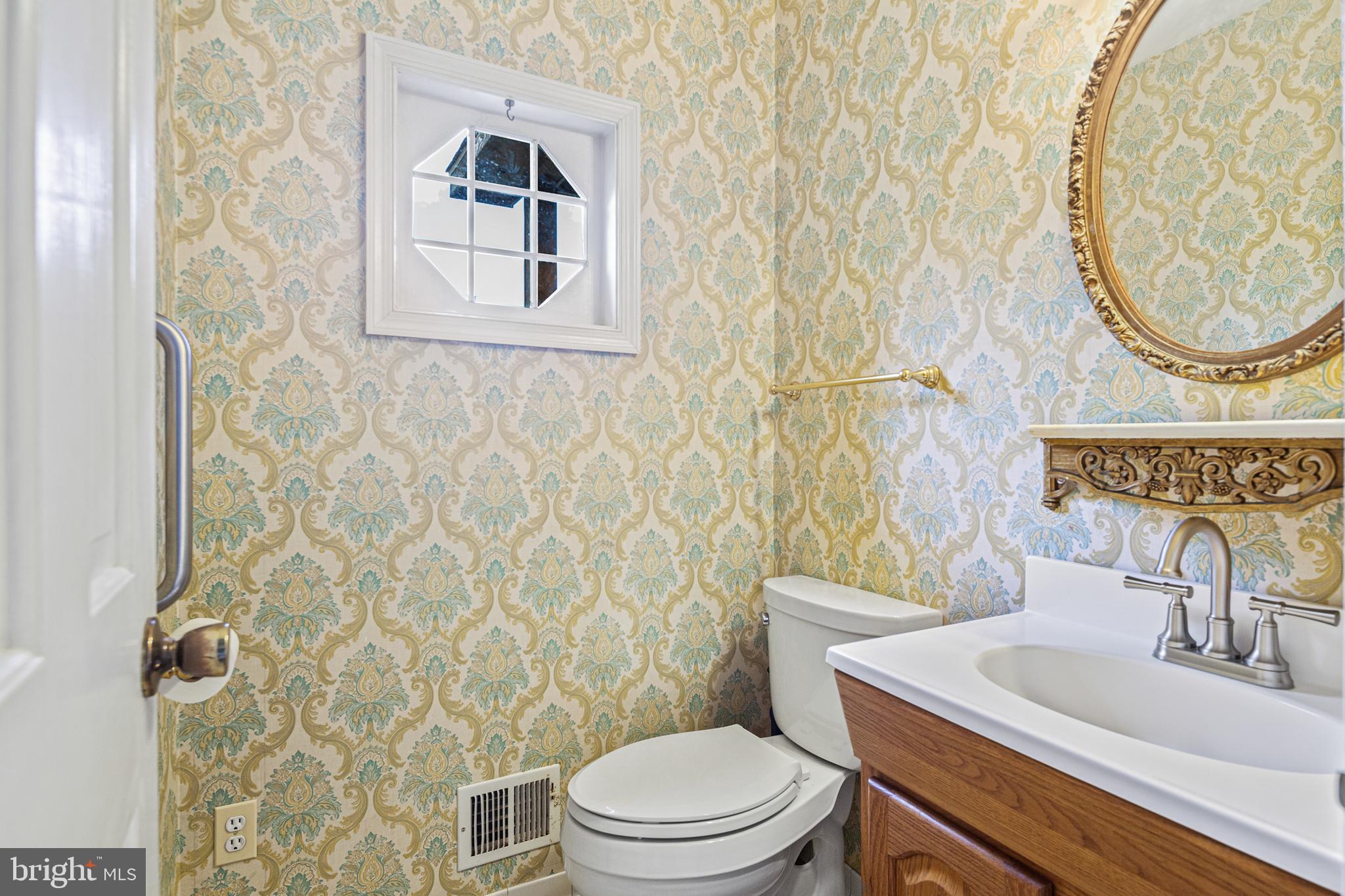 14202 Sagewood Road Phoenix, MD 21131 - Photo 6 of 36 Foyer bath