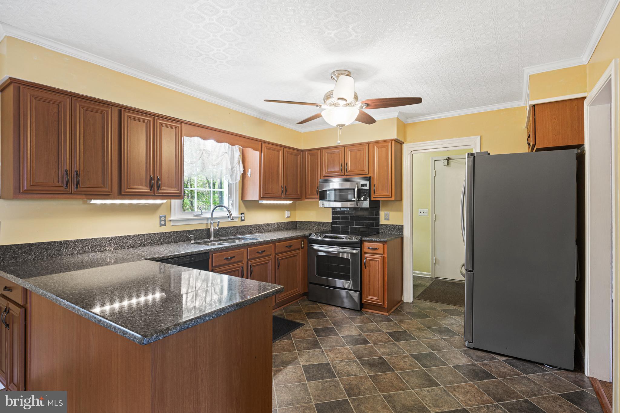 14202 Sagewood Road Phoenix, MD 21131 - Photo 7 of 36 Kitchen