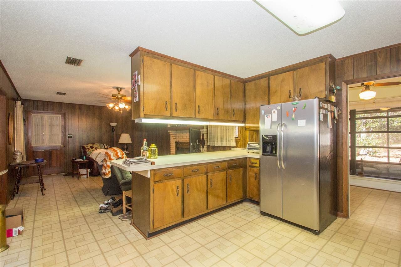 7724 Simmons Drive Foley, AL 36535 - Photo 7 of 30 Kitchen