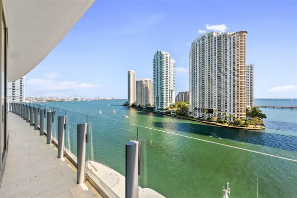 $45,000 | 300 Biscayne Blvd Way, Unit 901E, Miami, FL 33131