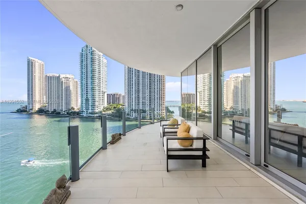 $45,000 | 300 Biscayne Blvd Way, Unit 901E, Miami, FL 33131