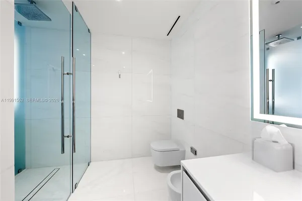 $45,000 | 300 Biscayne Blvd Way, Unit 901E, Miami, FL 33131
