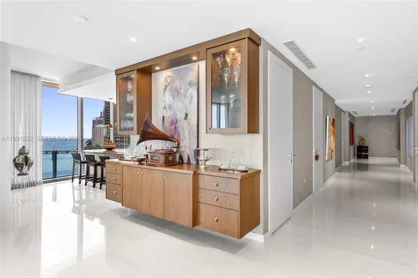 $45,000 | 300 Biscayne Blvd Way, Unit 901E, Miami, FL 33131