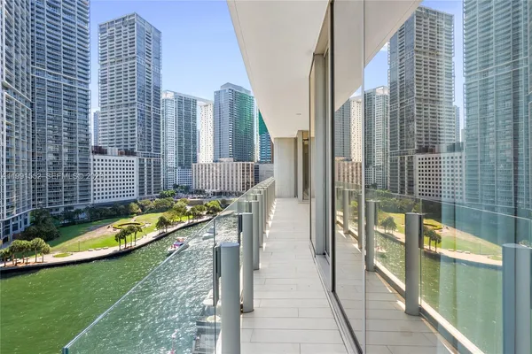 $45,000 | 300 Biscayne Blvd Way, Unit 901E, Miami, FL 33131