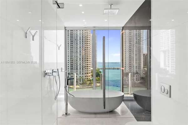 $45,000 | 300 Biscayne Blvd Way, Unit 901E, Miami, FL 33131