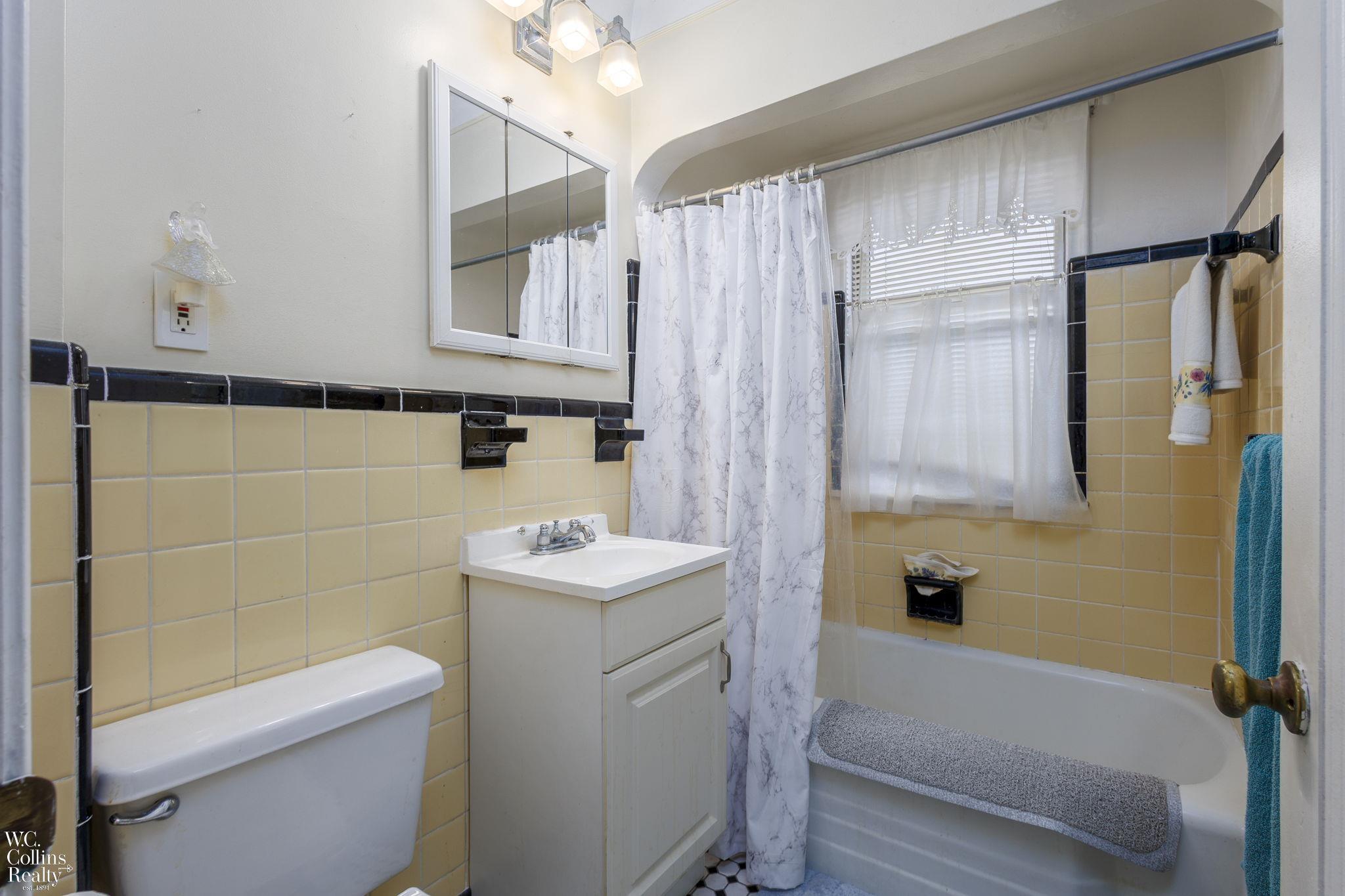 17346 Common Road Roseville, MI 48066 - Photo 13 of 28
