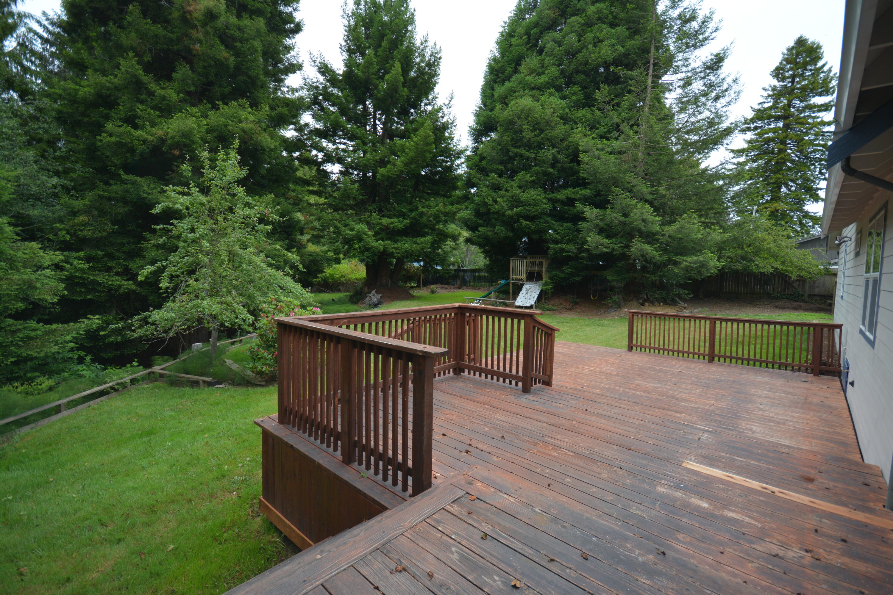 2211 Ridgewood Drive Eureka, CA 95503 - Photo 3 of 23