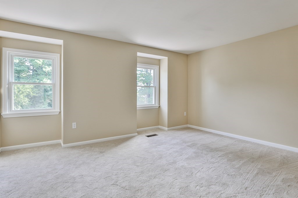 88 Sentry Way, Unit 88 Merrimack, NH 03054 - Photo 12 of 22 Gallery Image 12