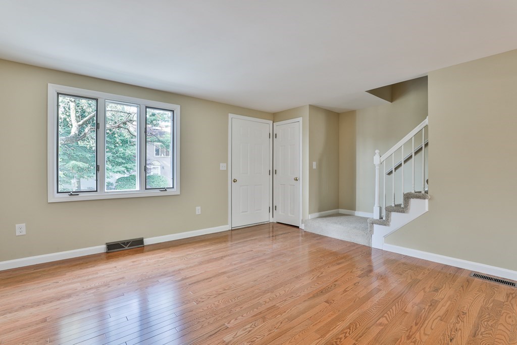 88 Sentry Way, Unit 88 Merrimack, NH 03054 - Photo 5 of 22 Gallery Image 5